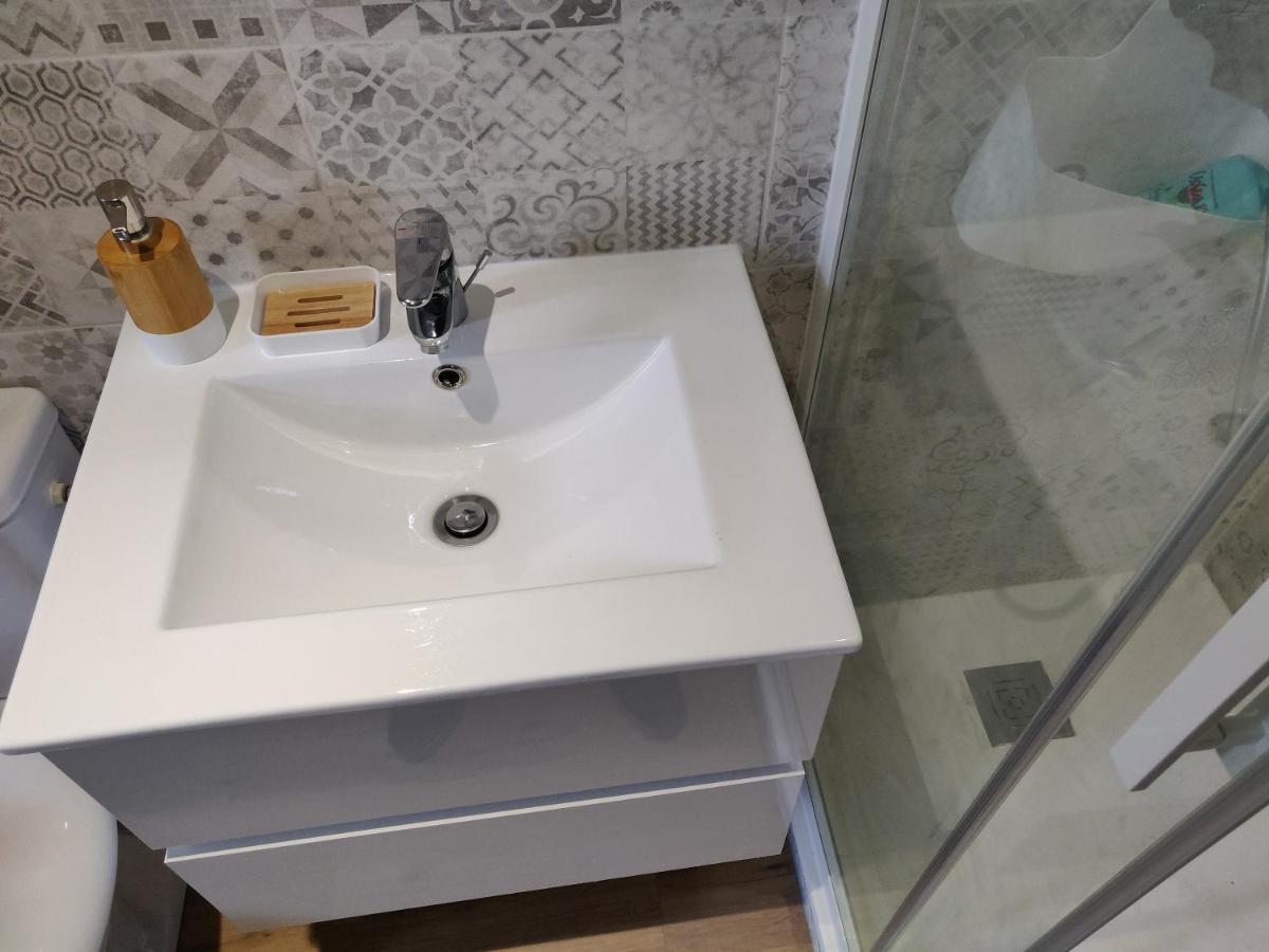 Scandinave - Proche Gare&centre-ville - Stationnement - Cour Intérieure Table&chaises Apartamento Saint-Brieuc