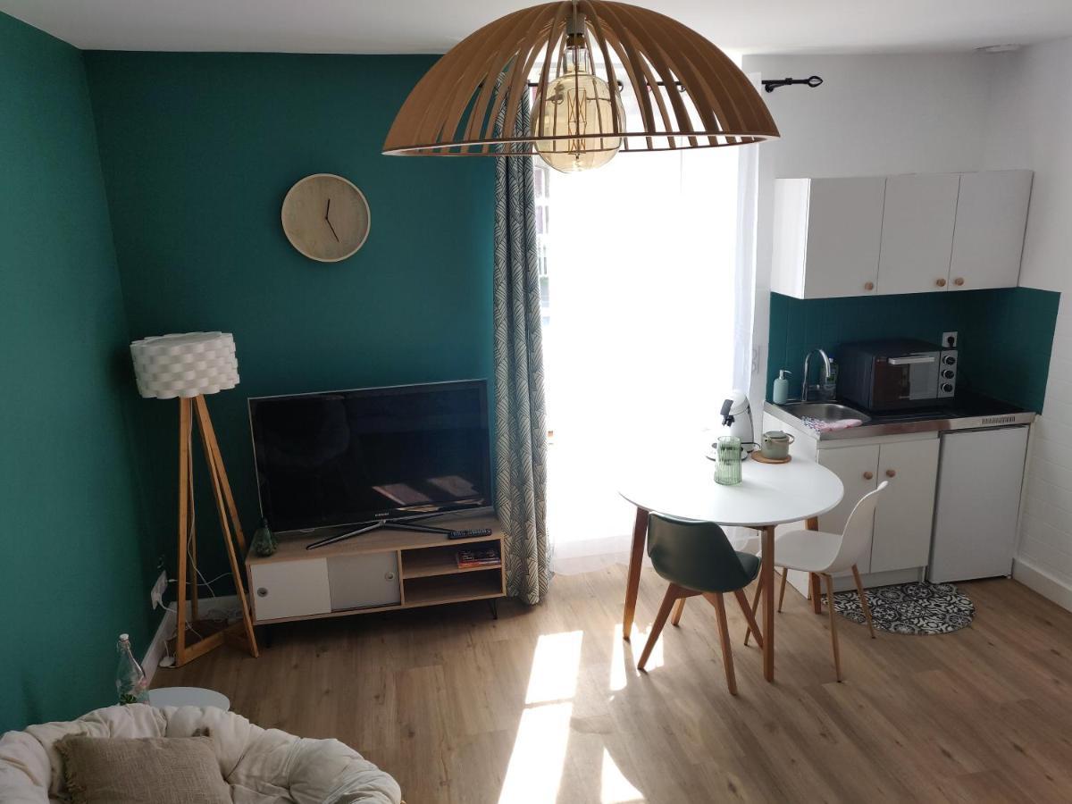 Scandinave - Proche Gare & Centre-ville - Stationnement - Cour Interieure Table & Chaises